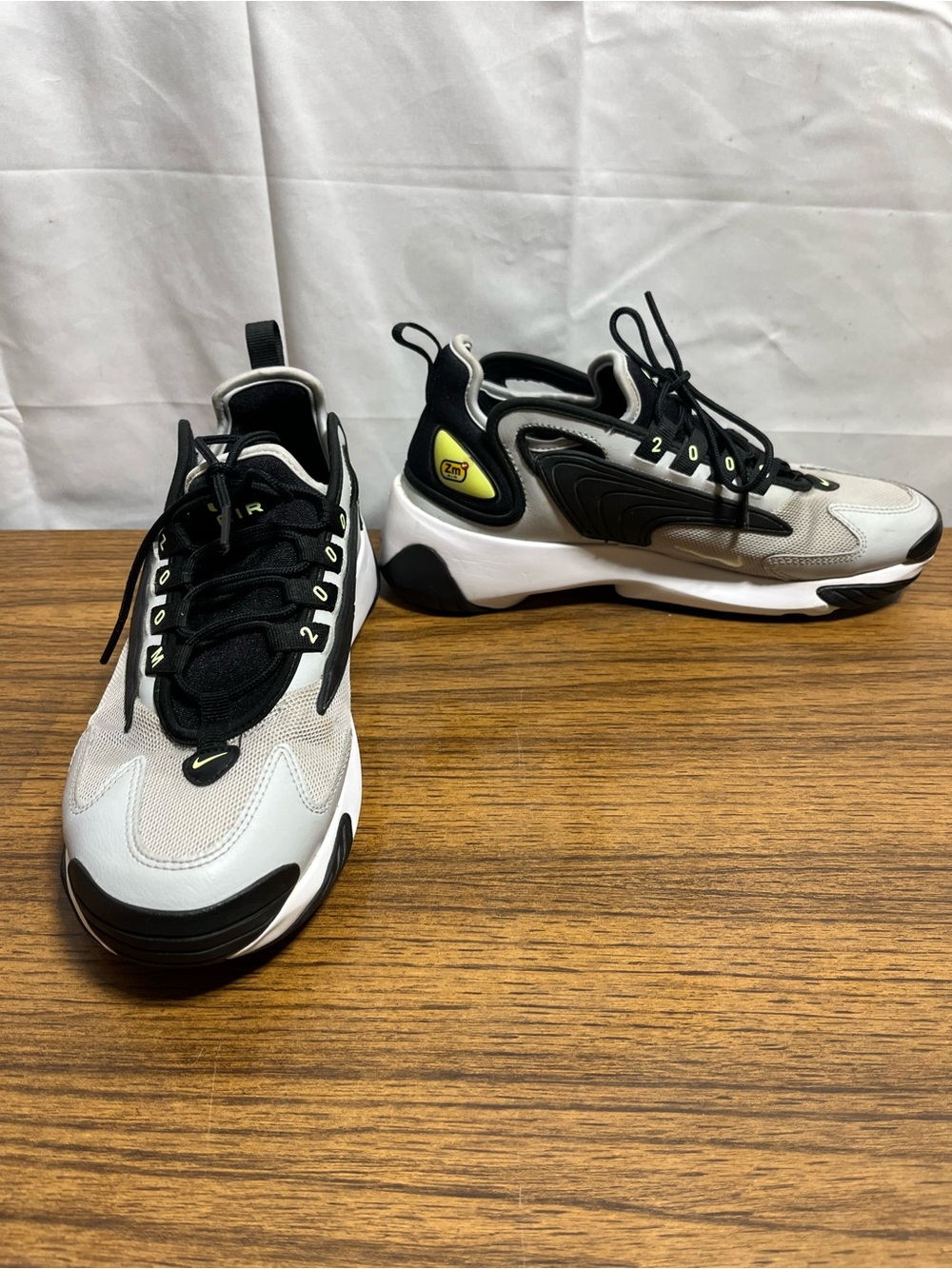 Nike Air Zoom 2K Women Size 7.5 US White/Gray/Black Sneakers Shoes (A00354-100)